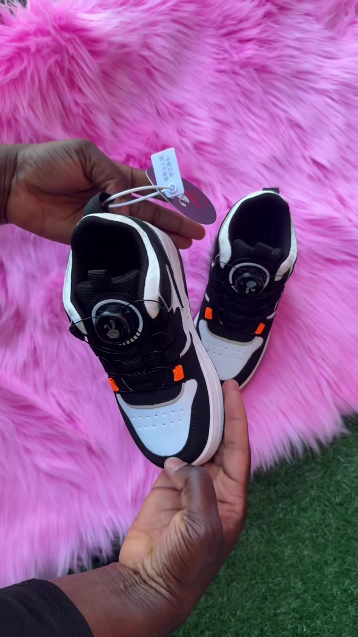 Heelys Roller Skate Sneakers